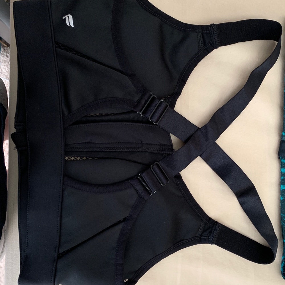 Fabletics - Zoe High Impact Sports Bra - Small